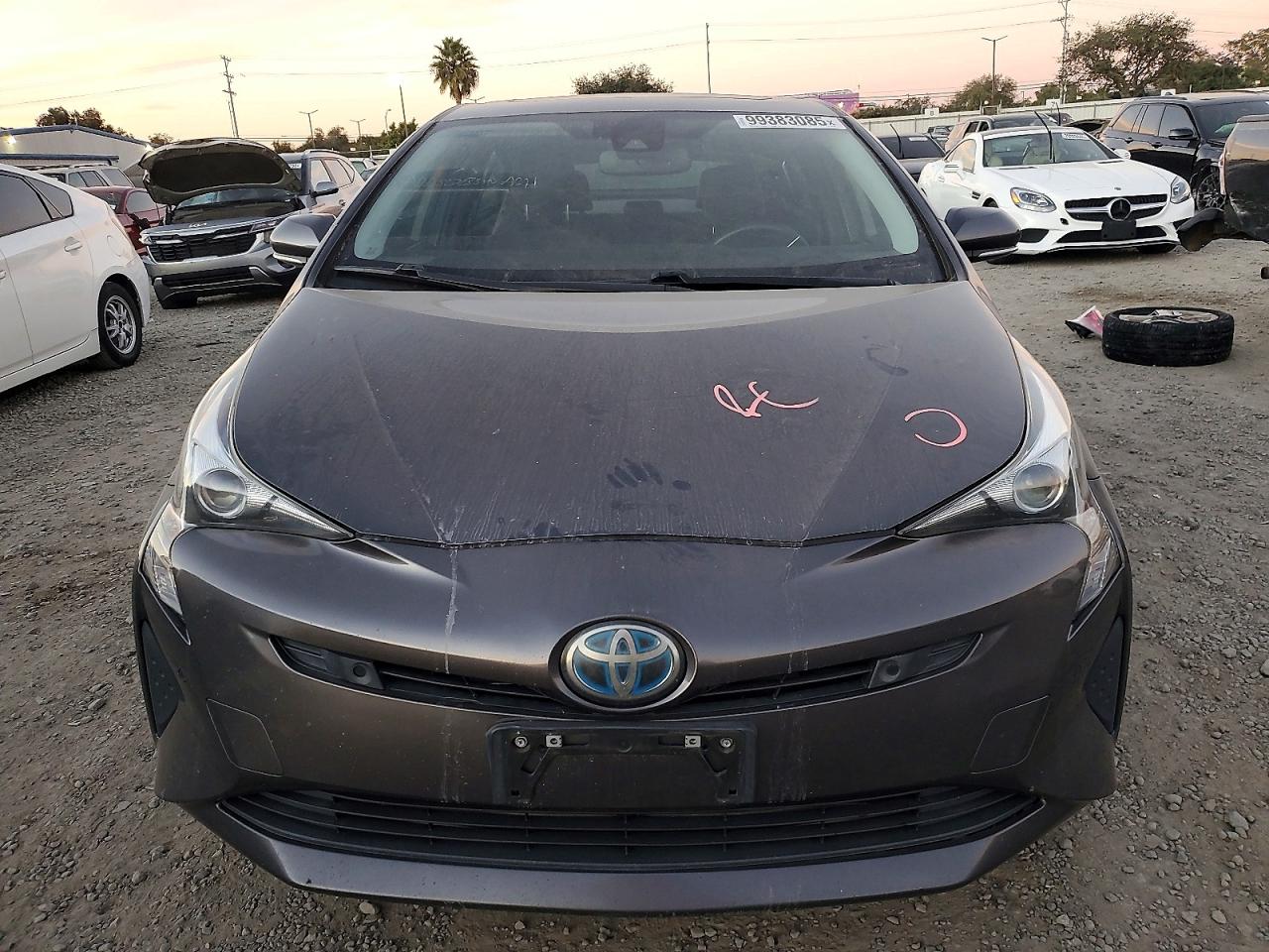 2018 TOYOTA PRIUS photo 5