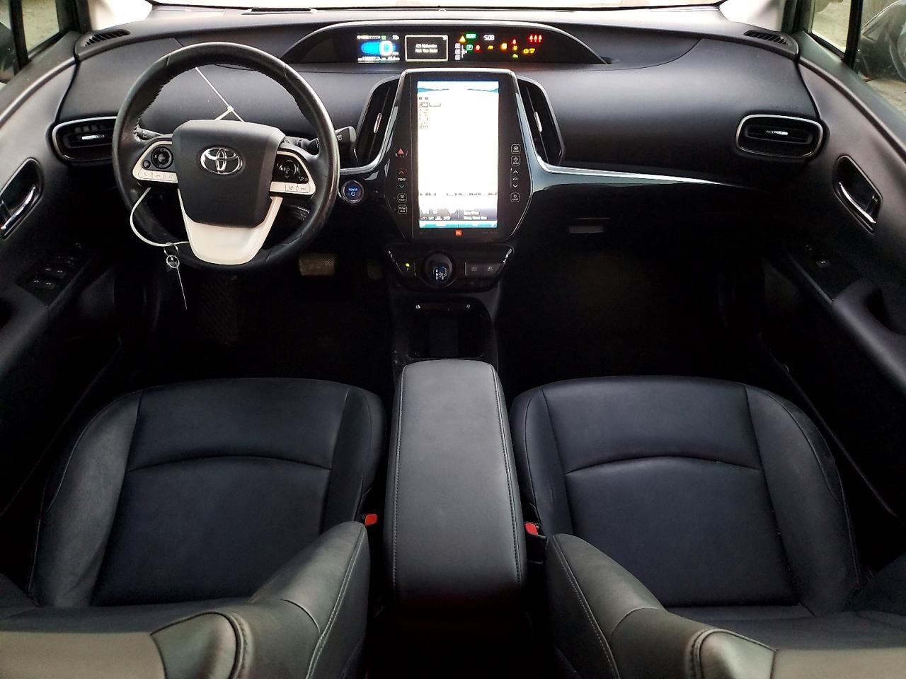 2018 TOYOTA PRIUS photo 8