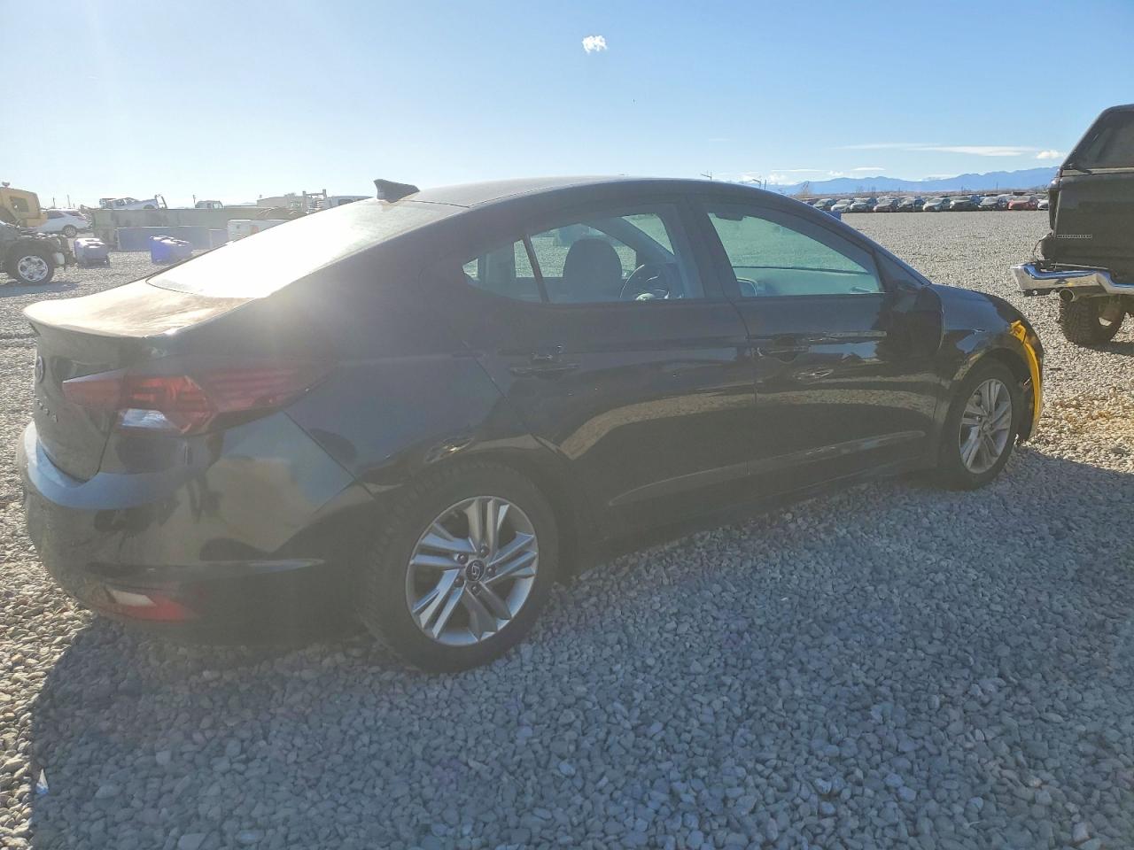 2019 HYUNDAI ELANTRA SEL photo 3