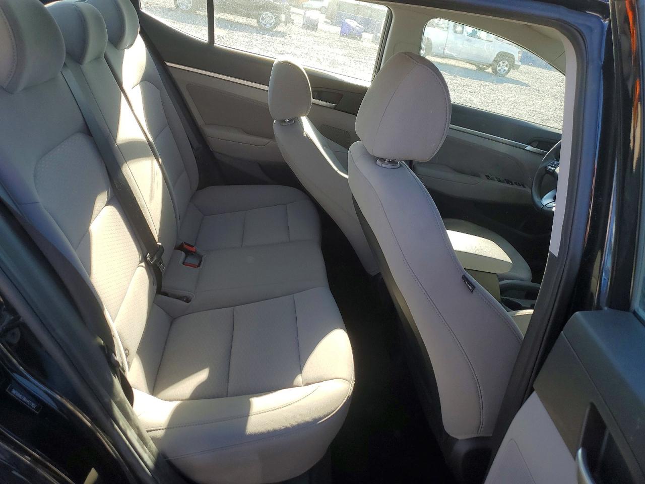 2019 HYUNDAI ELANTRA SEL photo 10