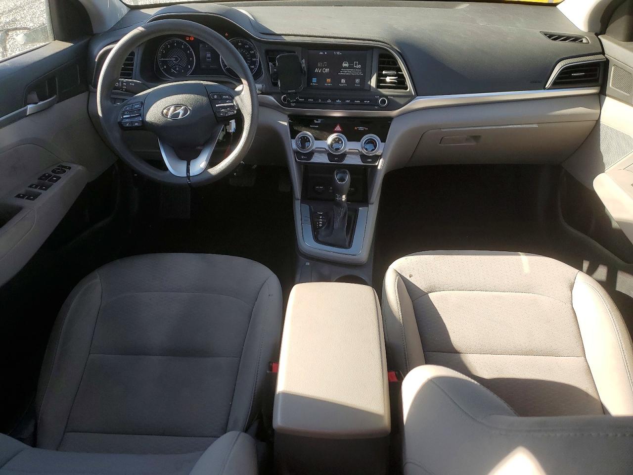 2019 HYUNDAI ELANTRA SEL photo 8