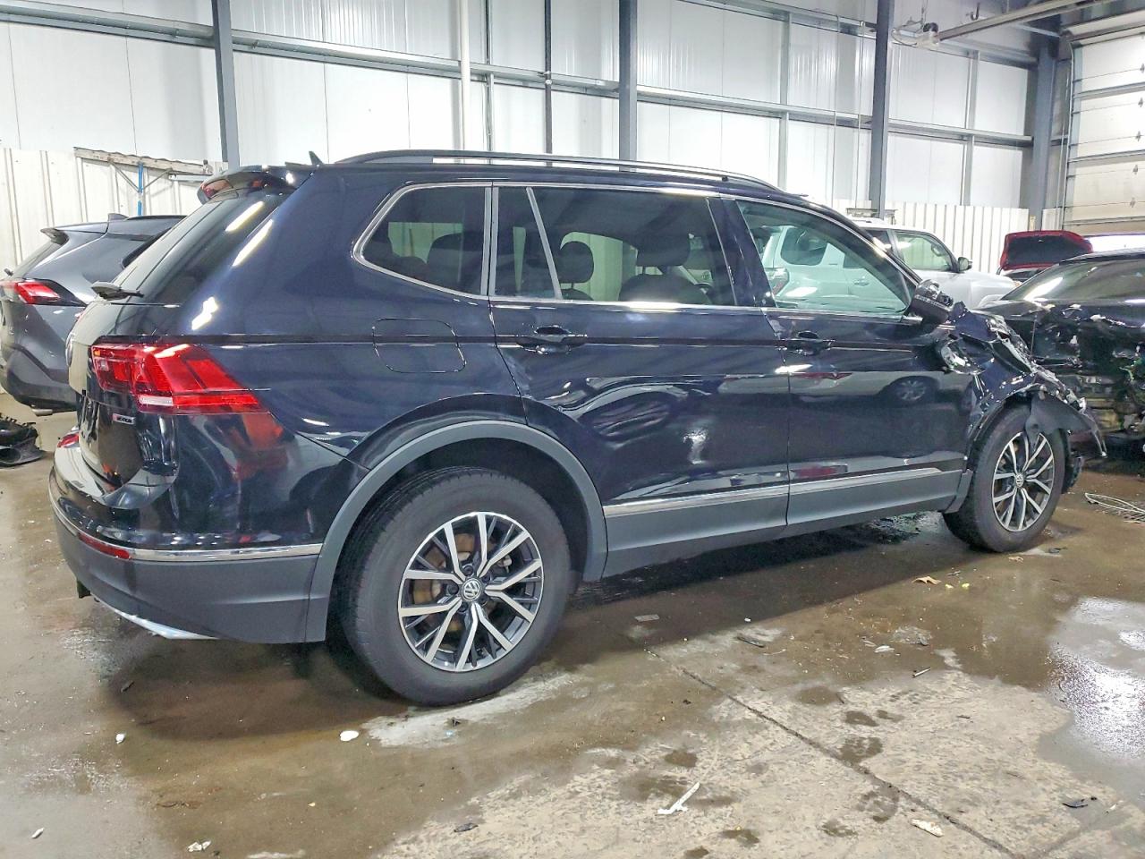 2020 VOLKSWAGEN TIGUAN SE photo 3