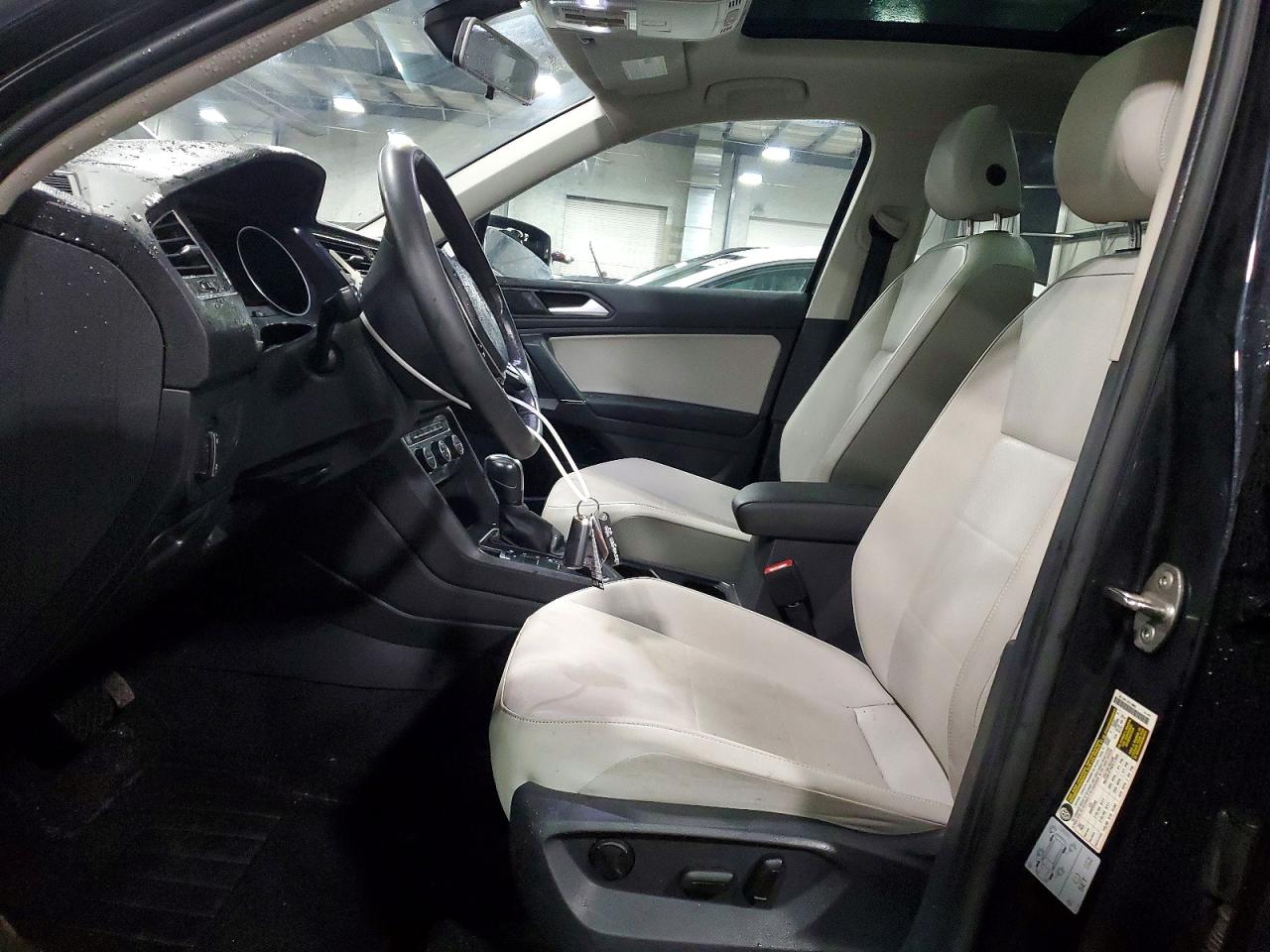 2020 VOLKSWAGEN TIGUAN SE photo 7