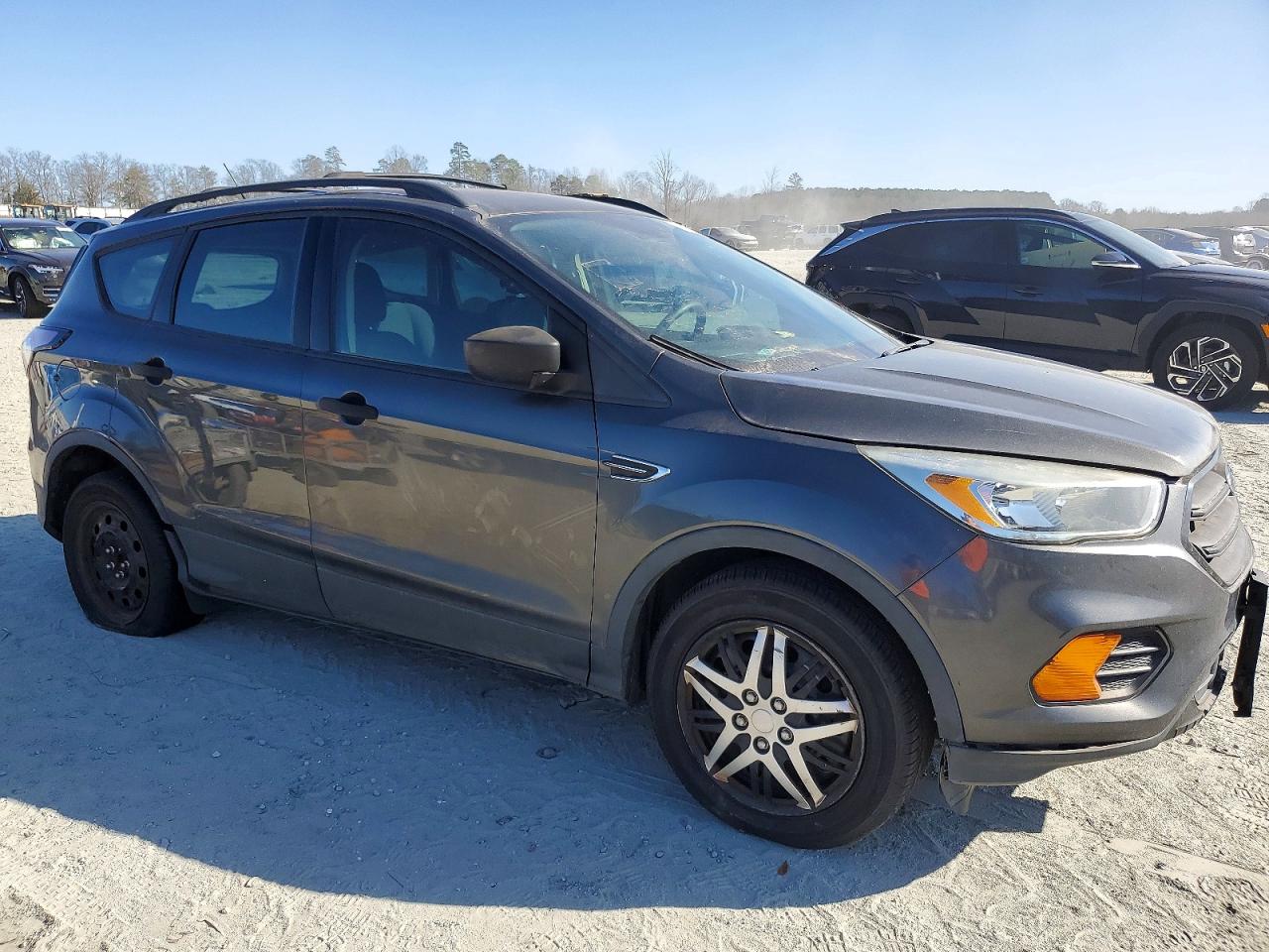 2017 FORD ESCAPE S photo 4