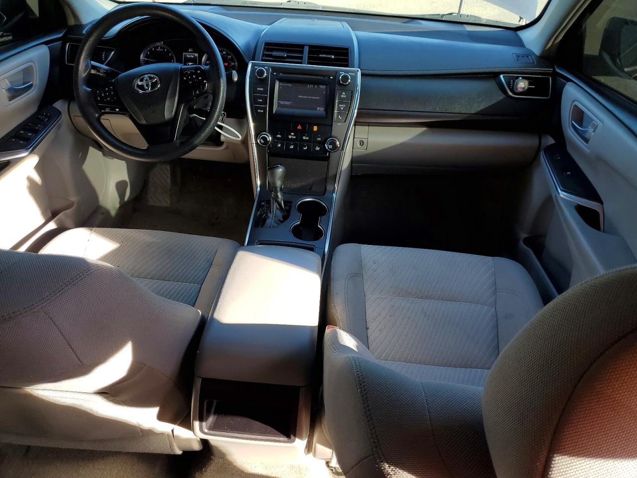 2017 TOYOTA CAMRY LE photo 8
