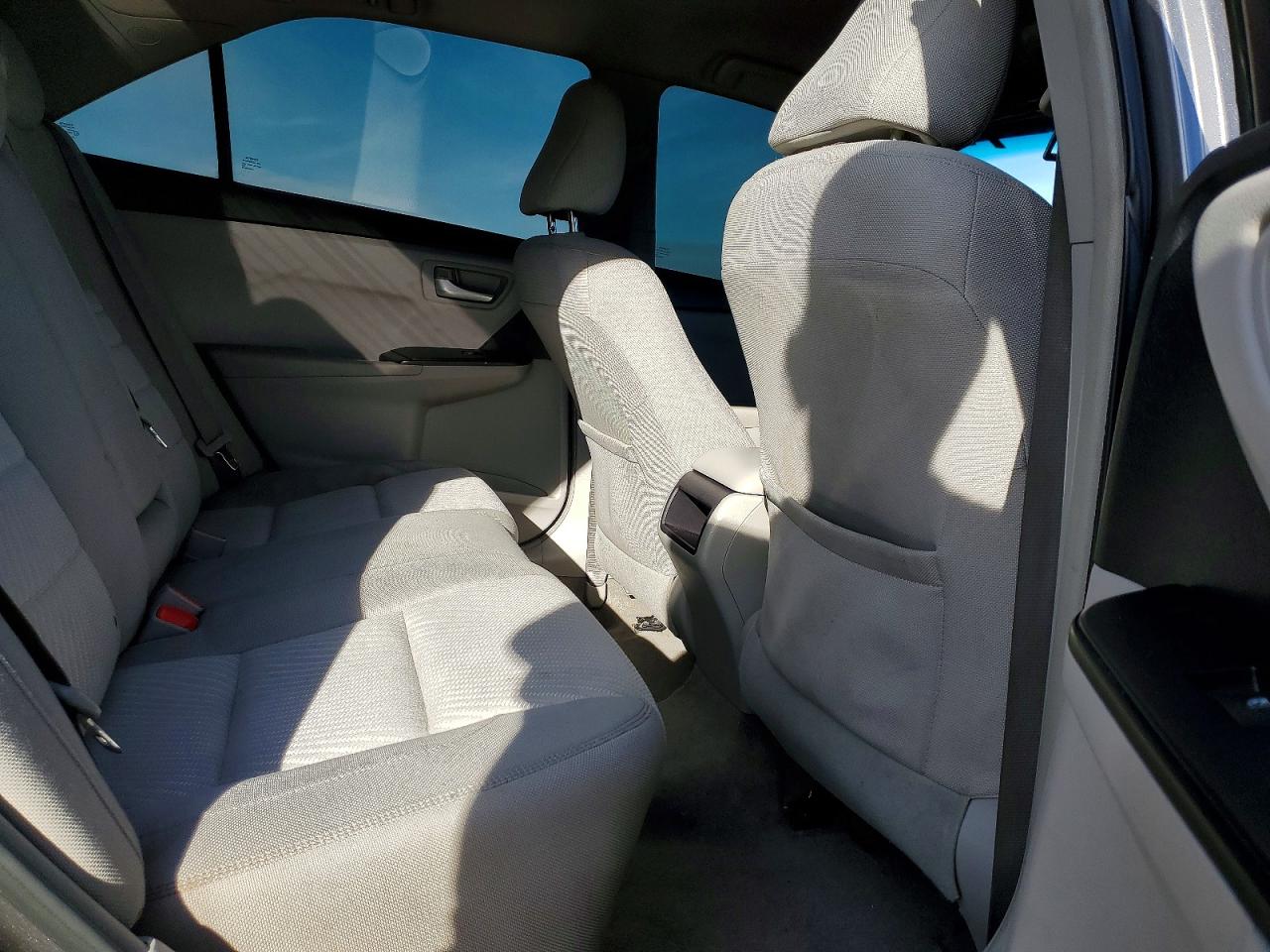 2017 TOYOTA CAMRY LE photo 10