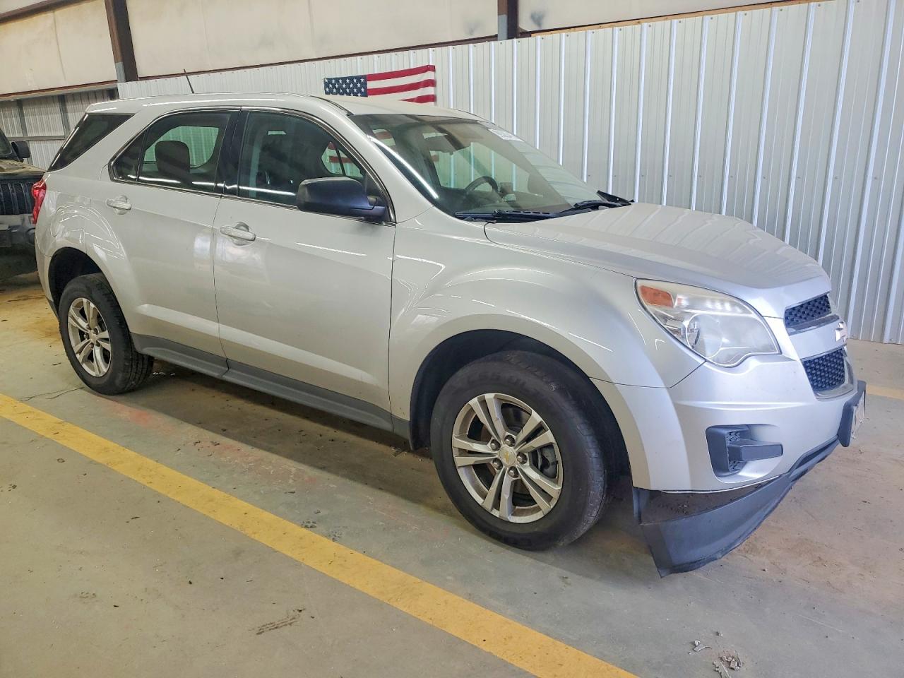 2013 CHEVROLET EQUINOX LS photo 4