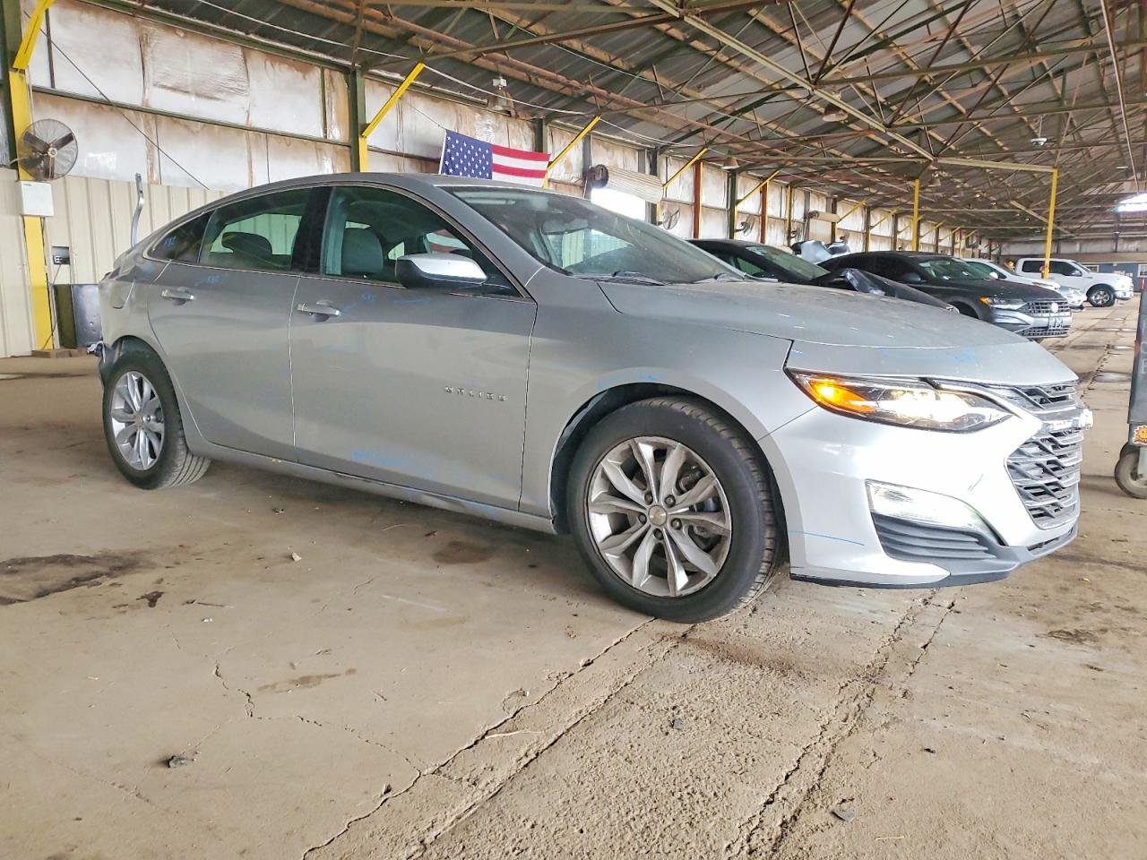 2022 CHEVROLET MALIBU LT photo 4
