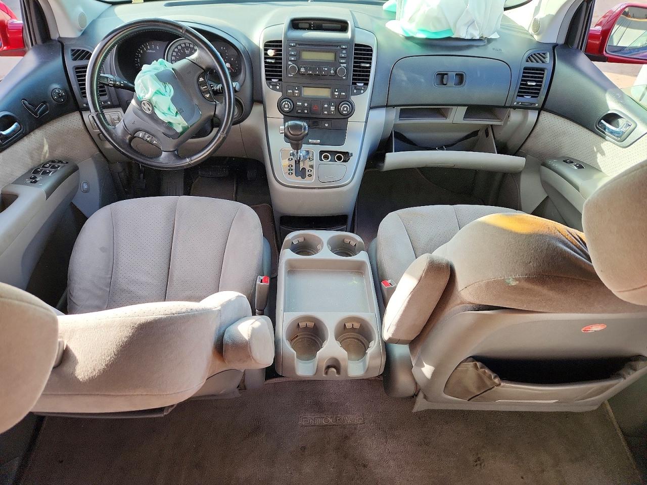 2007 HYUNDAI ENTOURAGE GLS photo 8