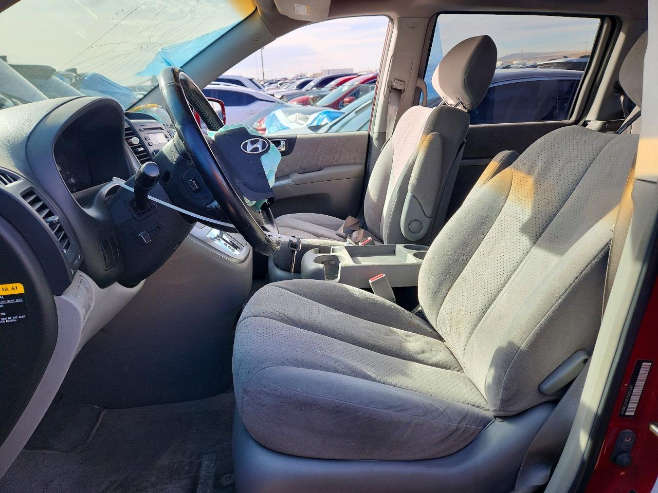 2007 HYUNDAI ENTOURAGE GLS photo 7