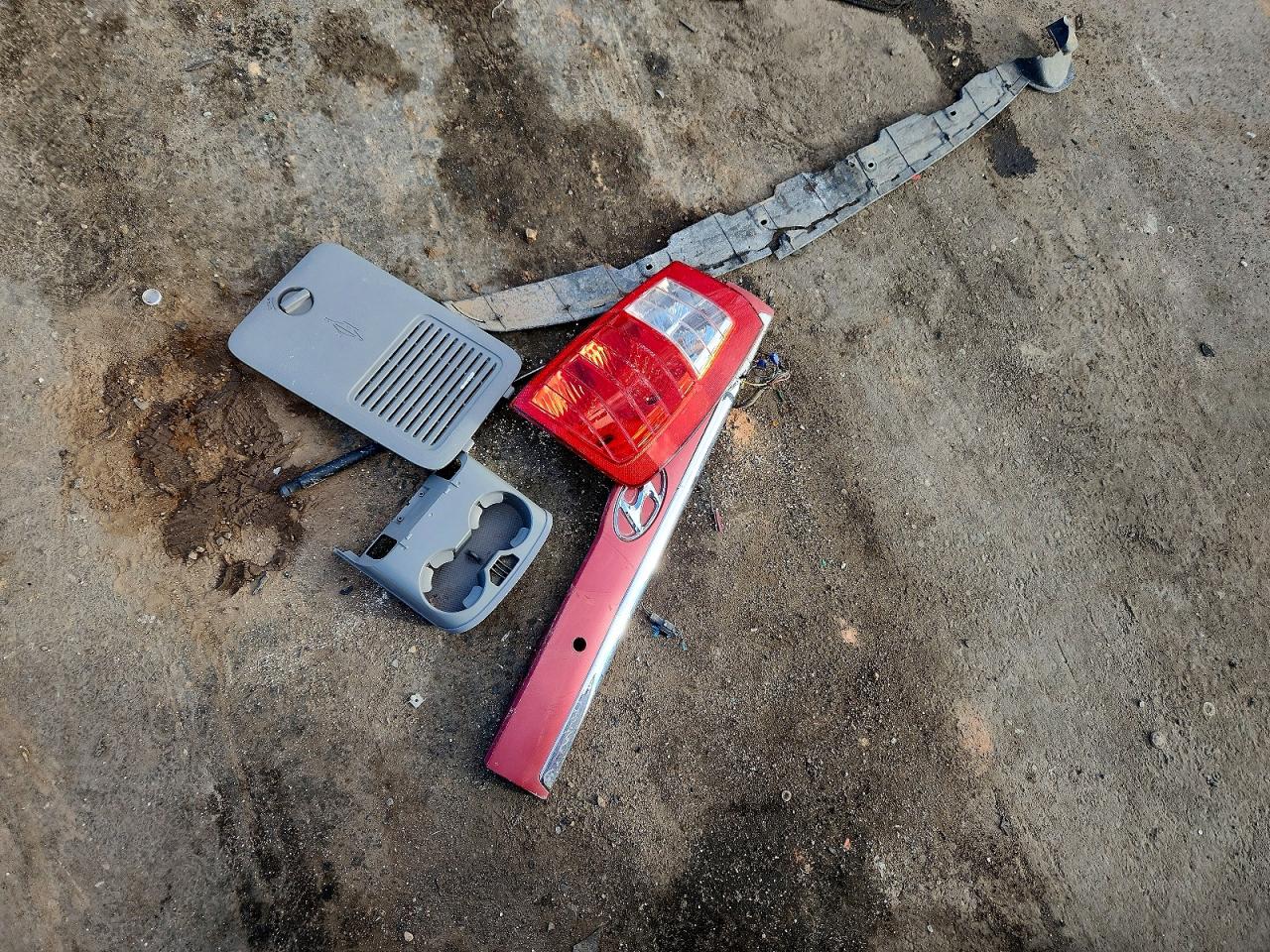 2007 HYUNDAI ENTOURAGE GLS photo 13