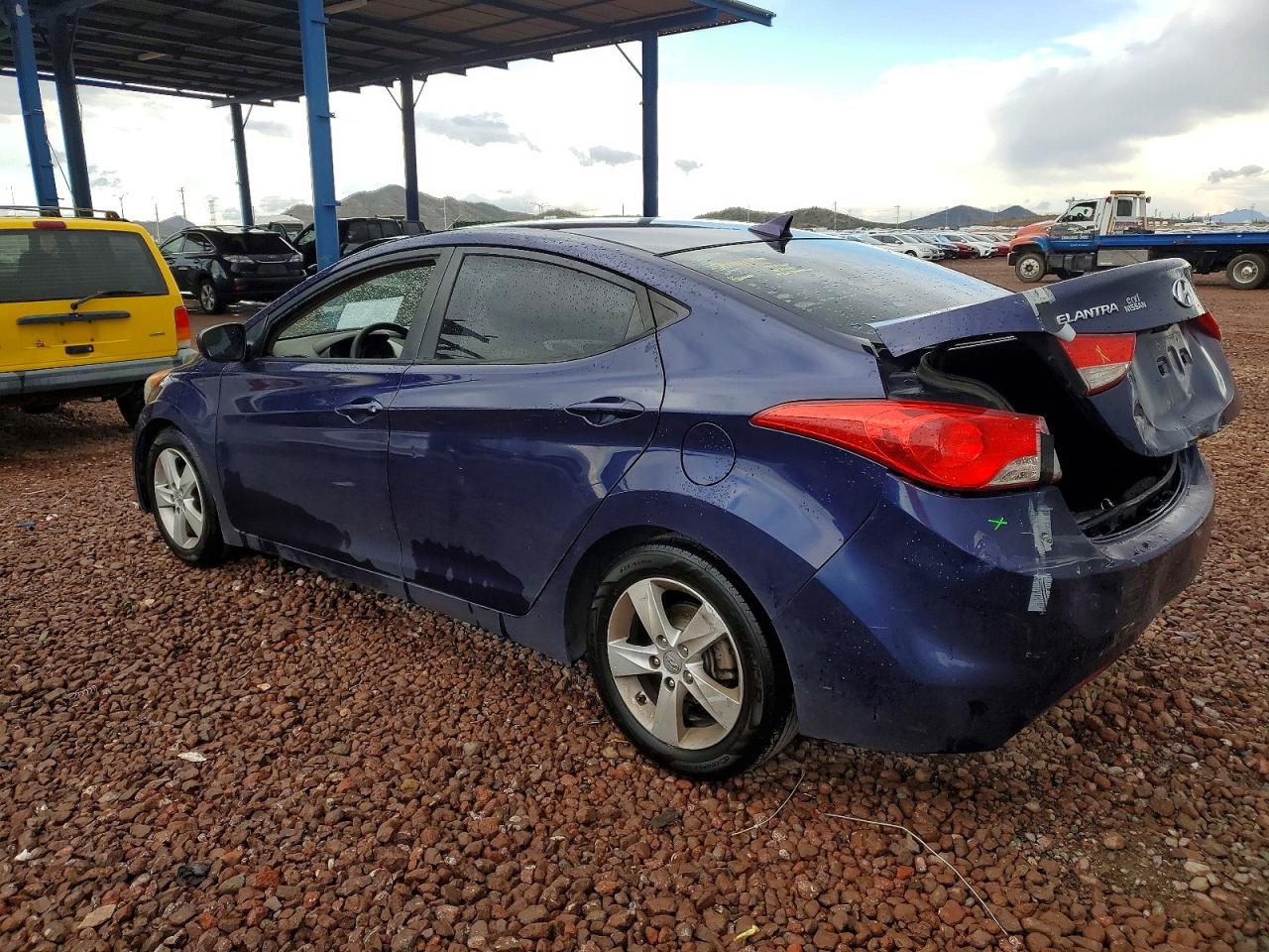 2013 HYUNDAI ELANTRA GLS photo 3