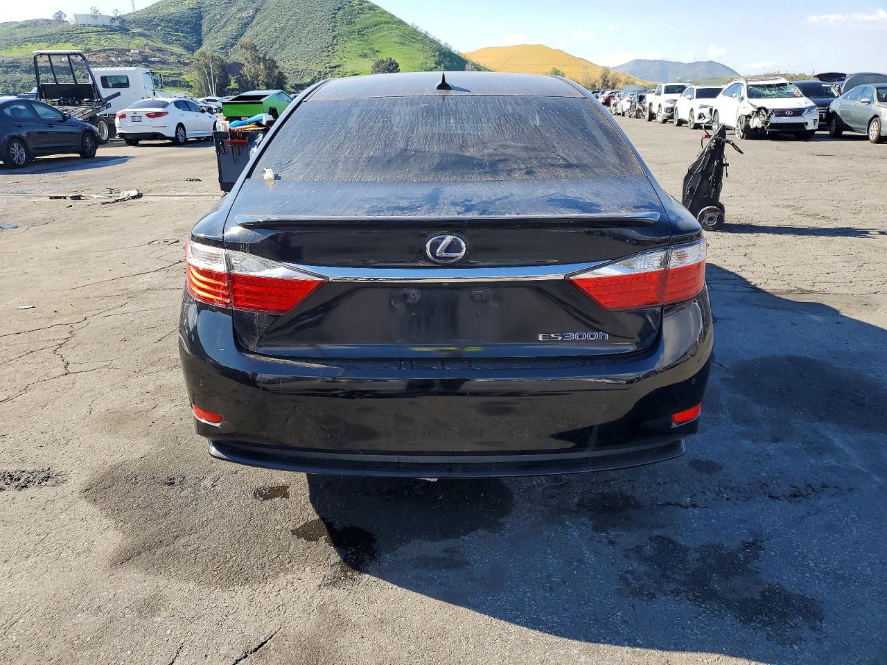 2013 LEXUS ES 300H photo 6