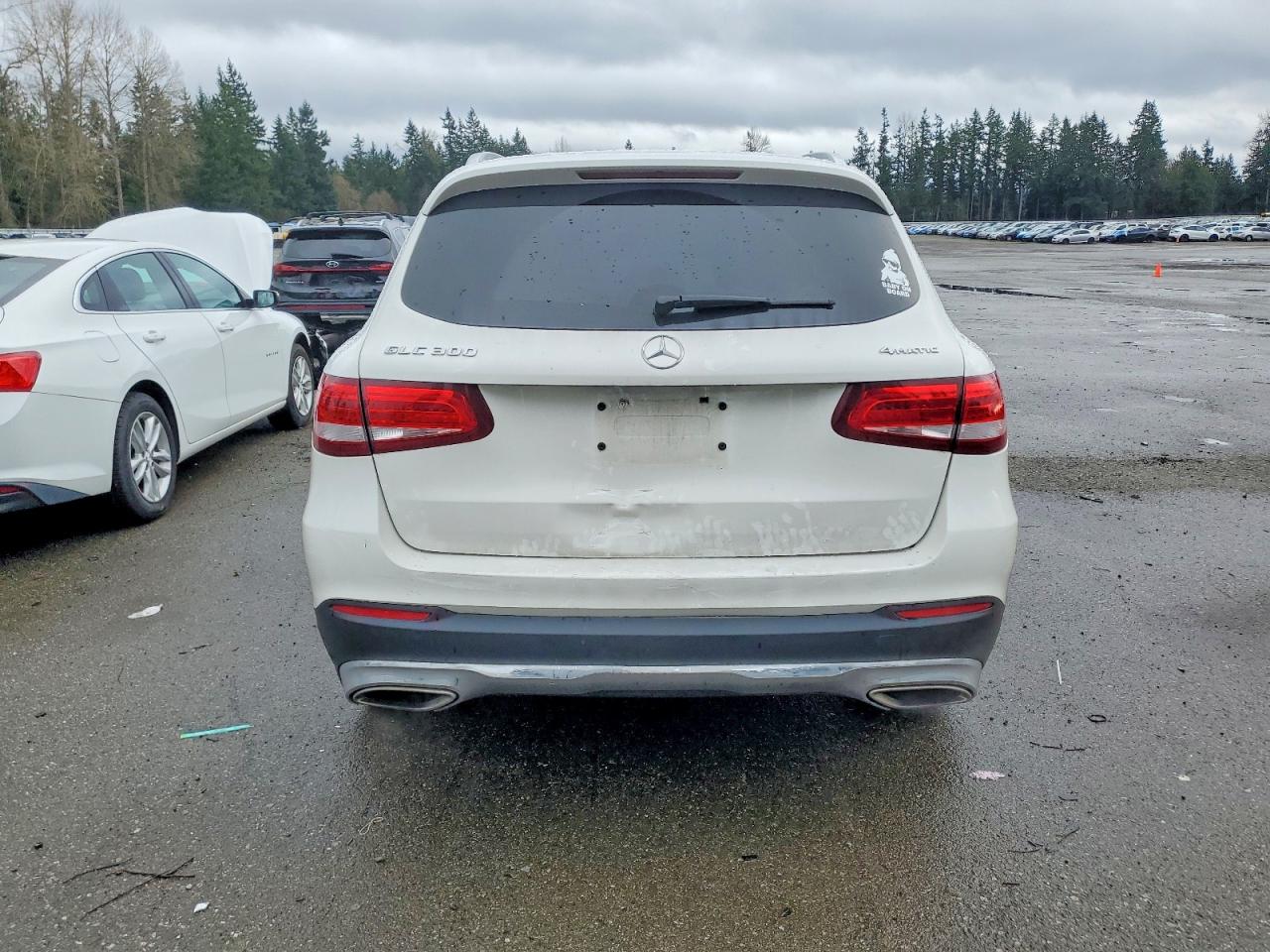 2017 MERCEDES-BENZ GLC 300 4MATIC photo 6