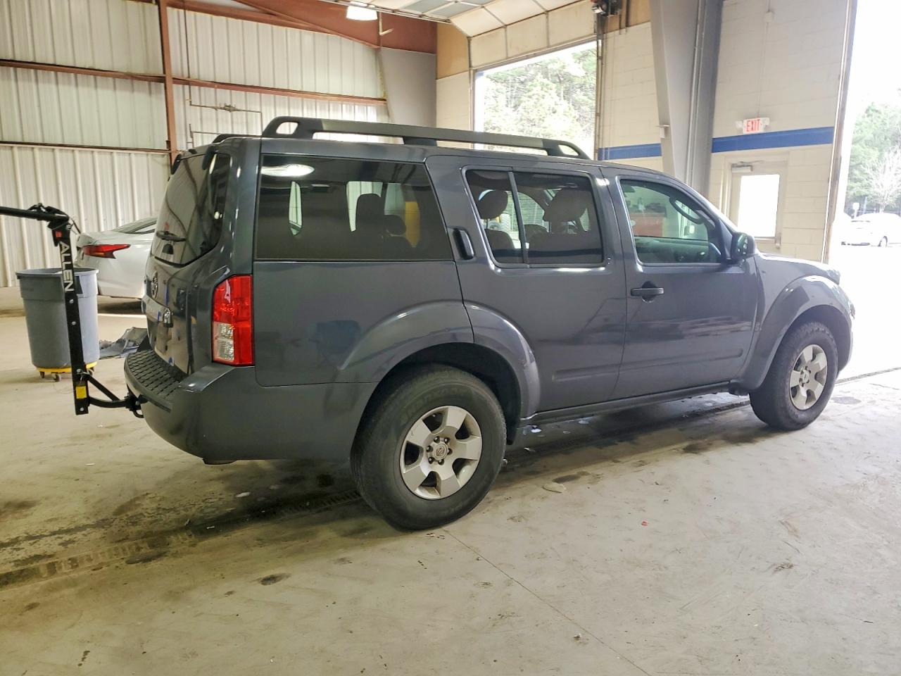 2012 NISSAN PATHFINDER S photo 3