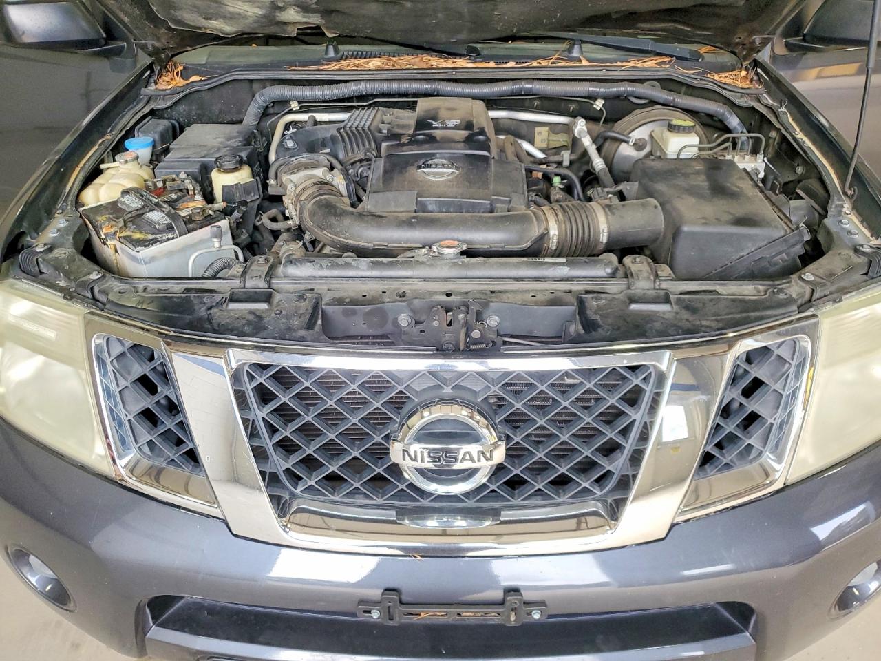 2012 NISSAN PATHFINDER S photo 12