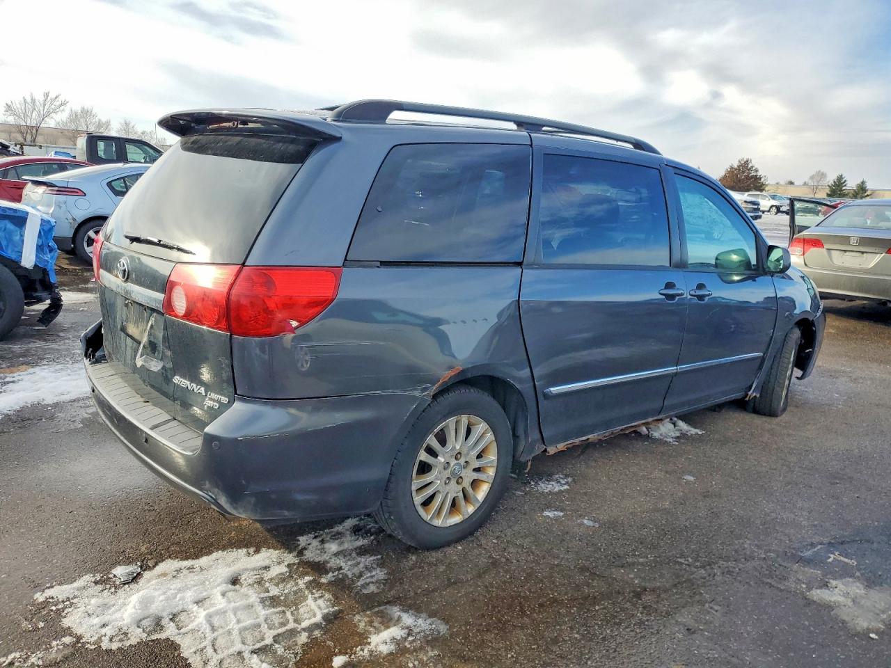 2007 TOYOTA SIENNA XLE photo 3