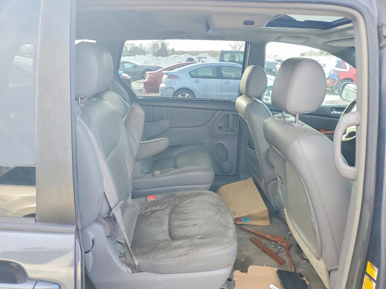2007 TOYOTA SIENNA XLE photo 10