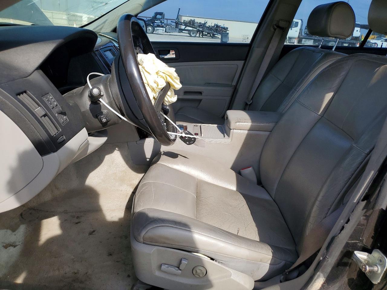 2005 CADILLAC STS photo 7