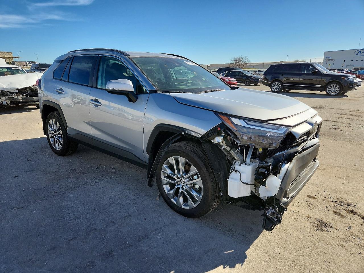 2025 TOYOTA RAV4 XLE PREMIUM photo 4