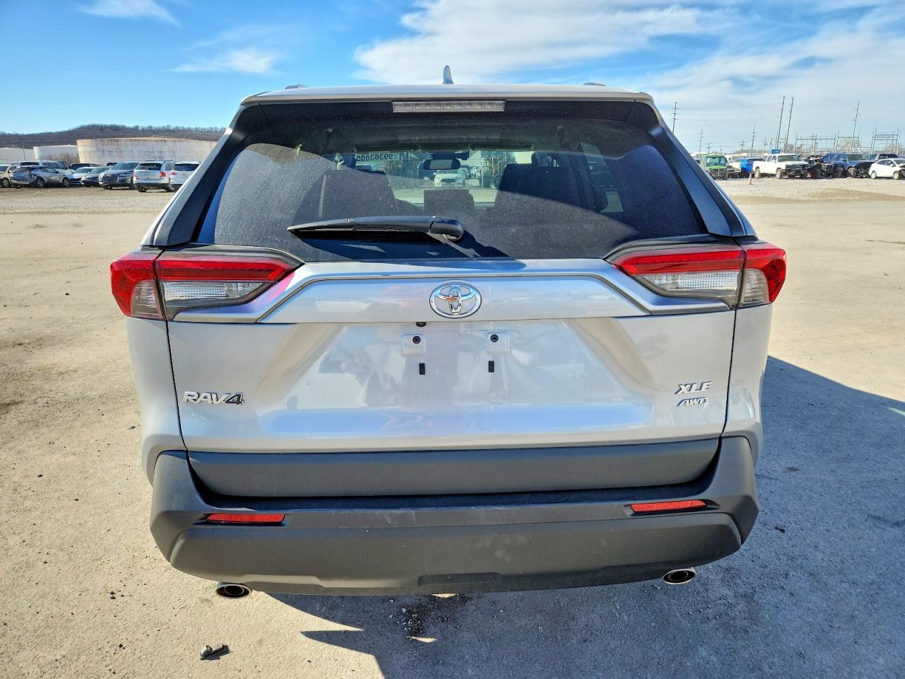 2025 TOYOTA RAV4 XLE PREMIUM photo 6