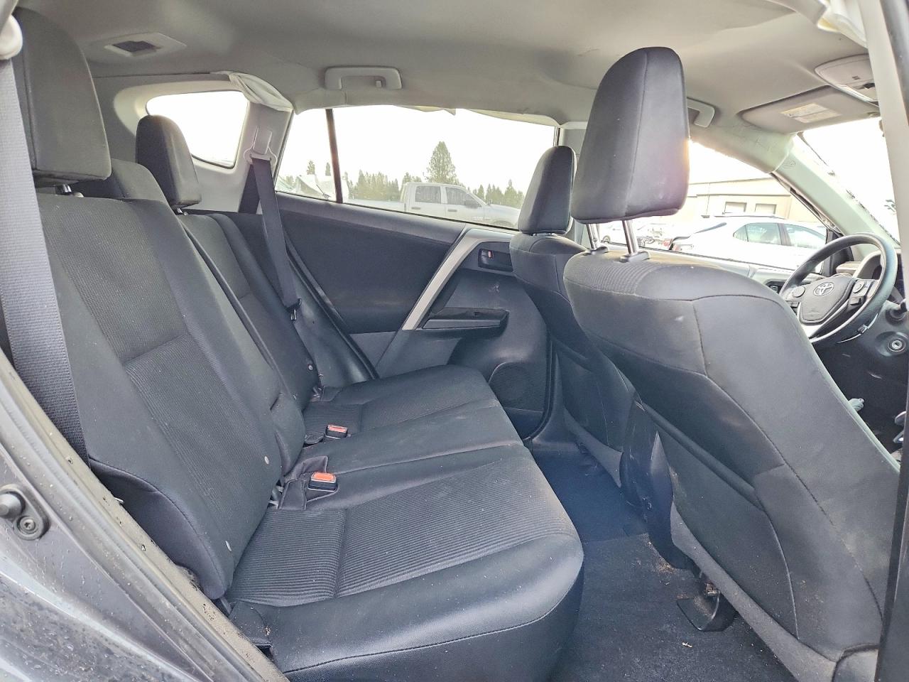 2017 TOYOTA RAV4 LE photo 10