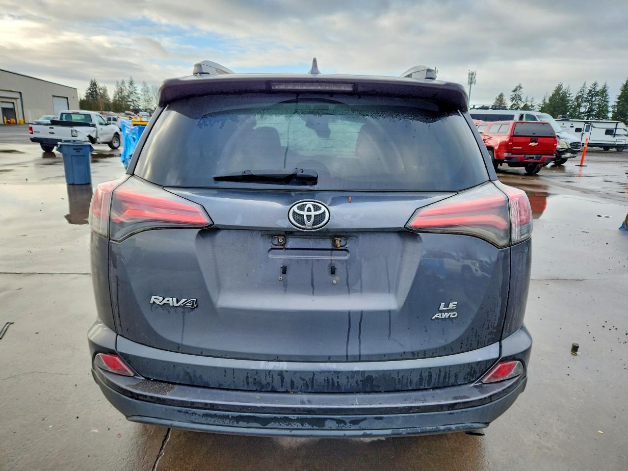 2017 TOYOTA RAV4 LE photo 6