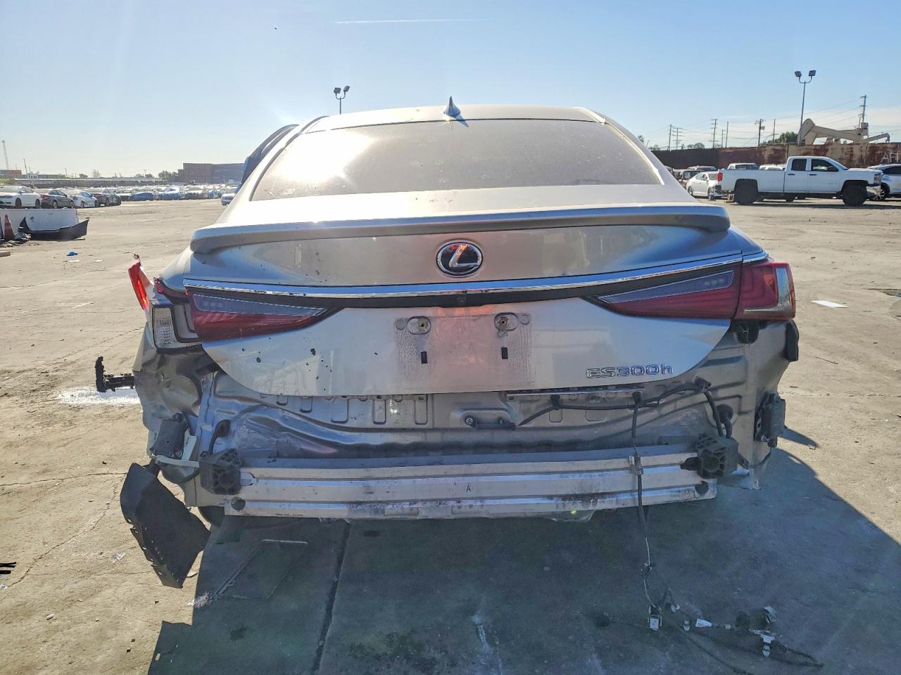 2019 LEXUS ES photo 6