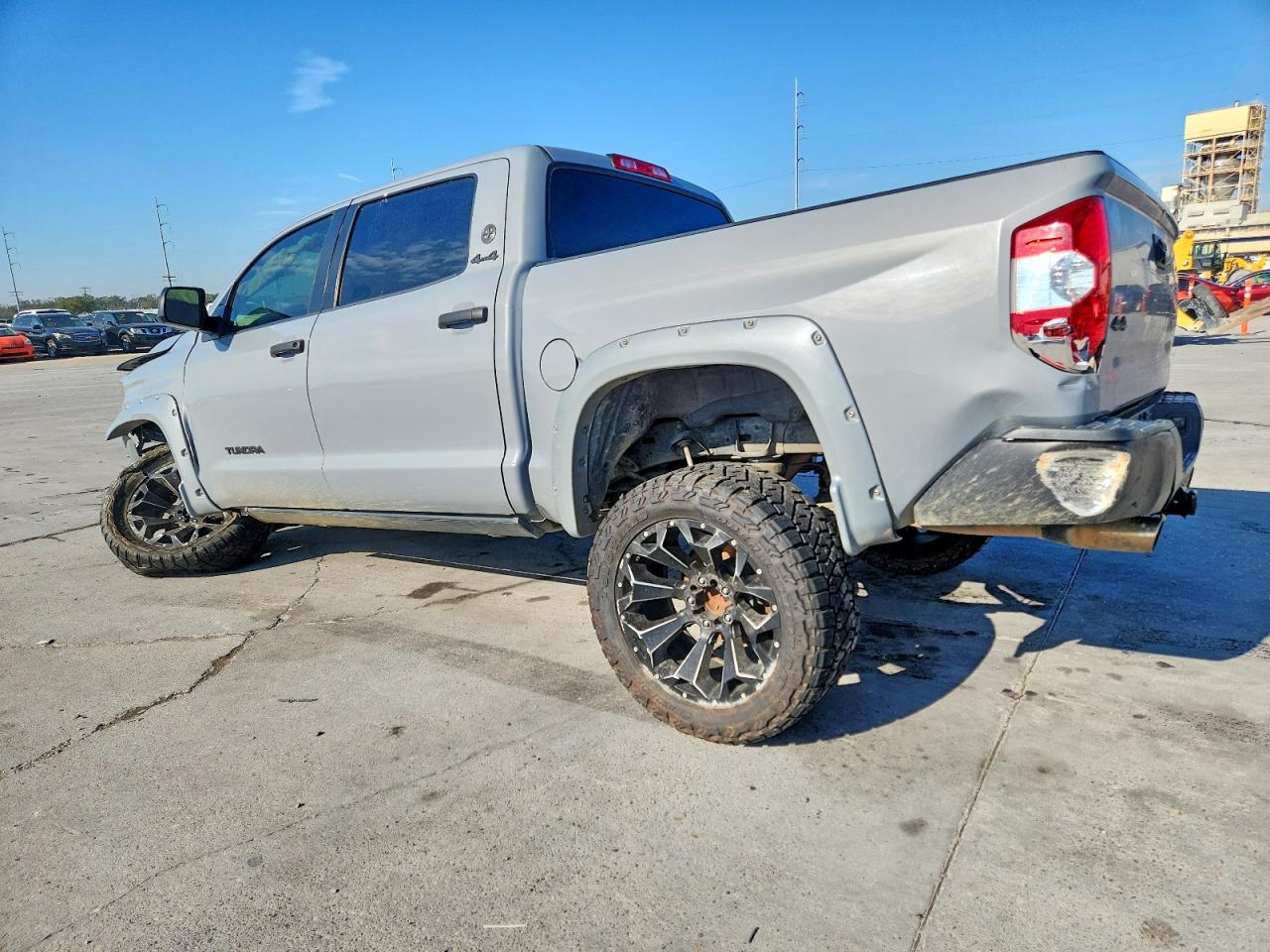 2018 TOYOTA TUNDRA SR5 photo 2