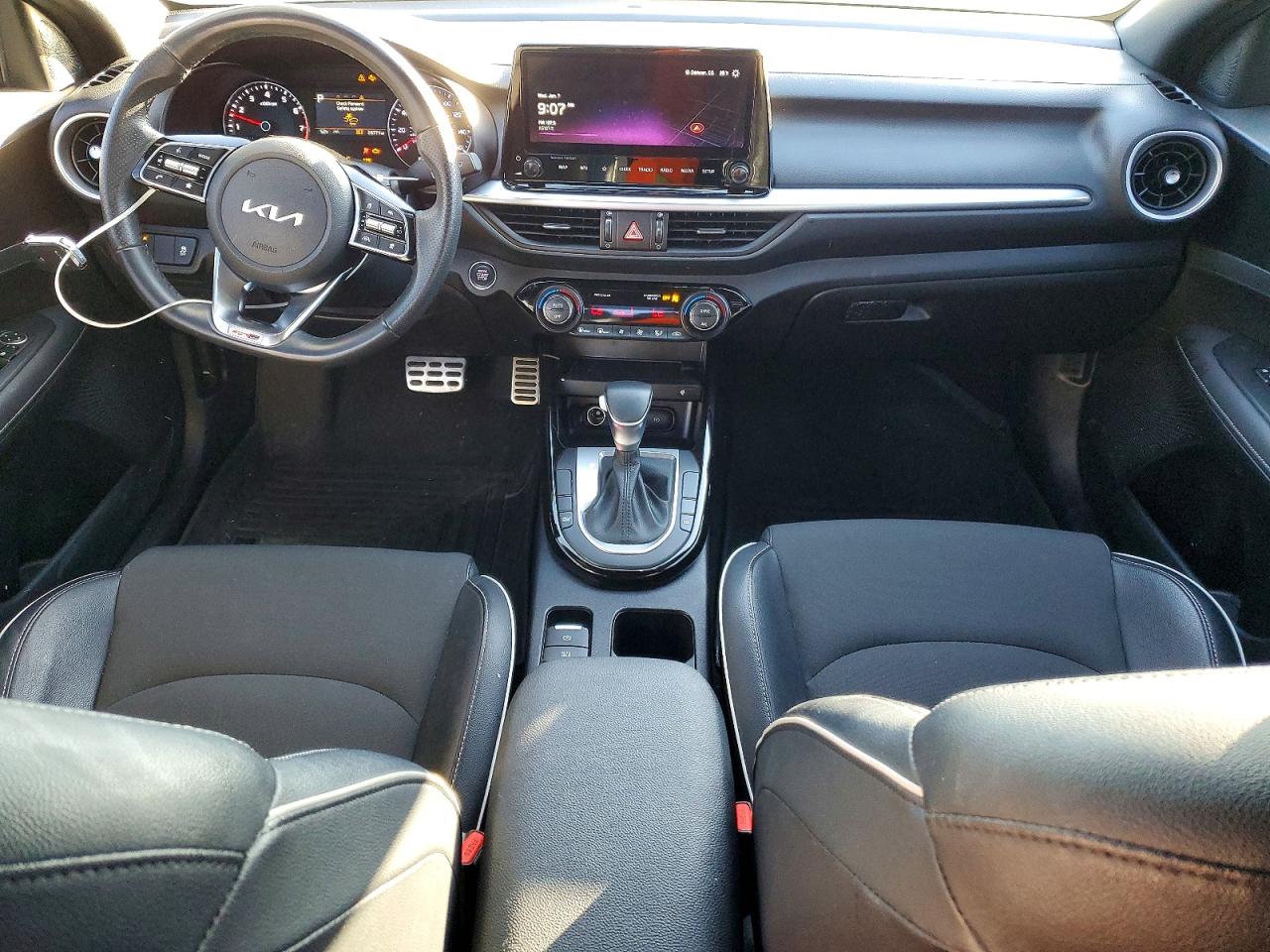2024 KIA FORTE GT LINE photo 8
