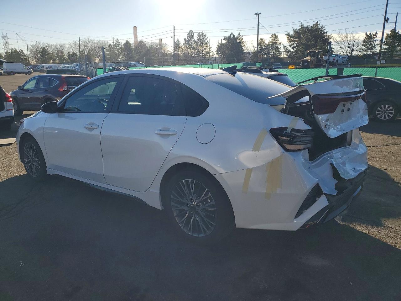2024 KIA FORTE GT LINE photo 2