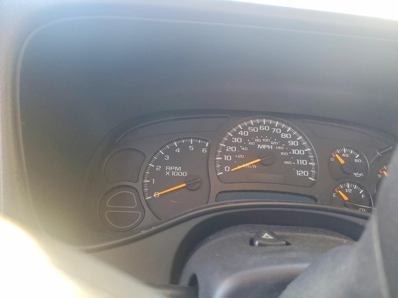 2005 CHEVROLET SUBURBAN K1500 photo 17