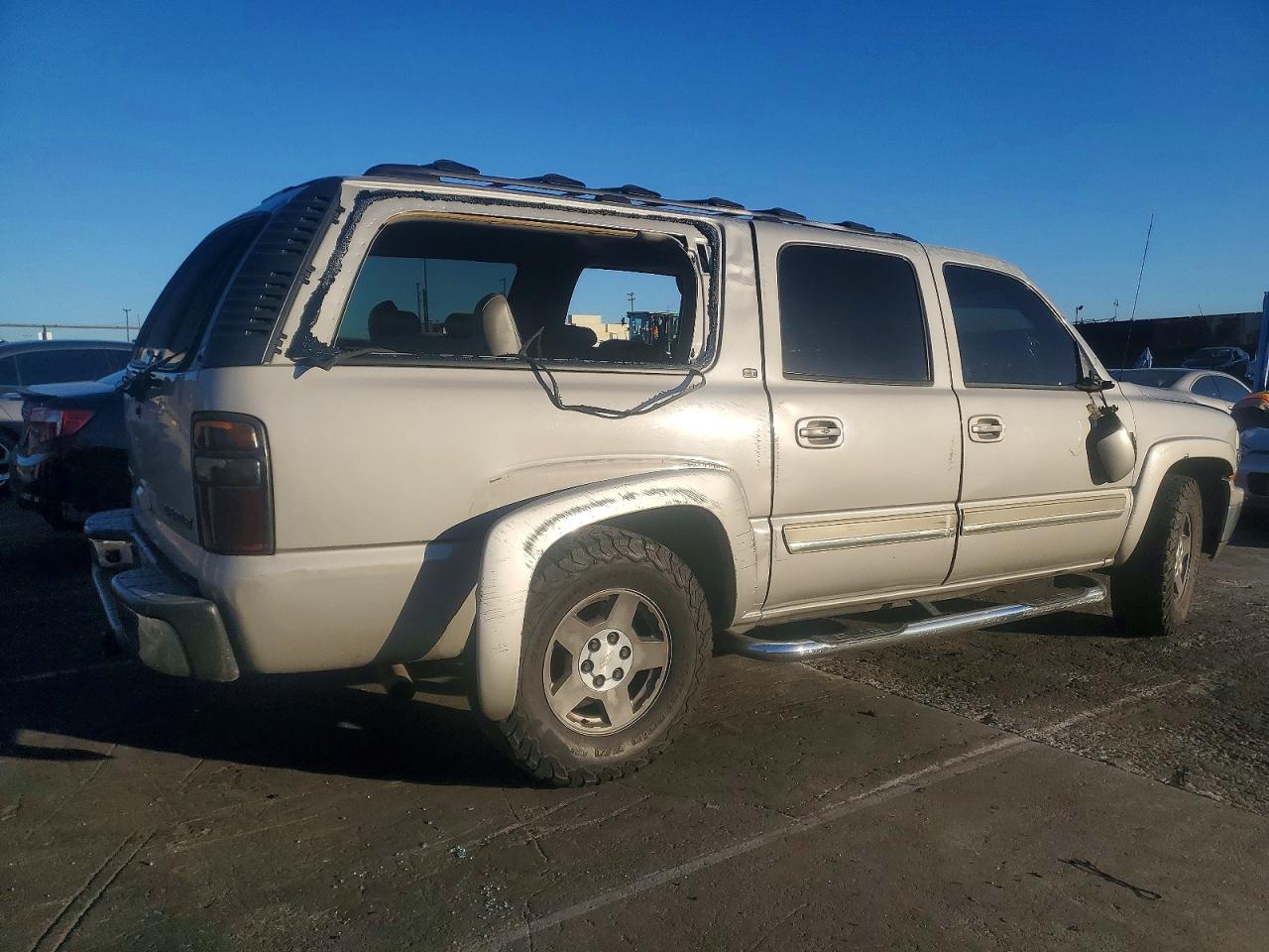 2005 CHEVROLET SUBURBAN K1500 photo 5