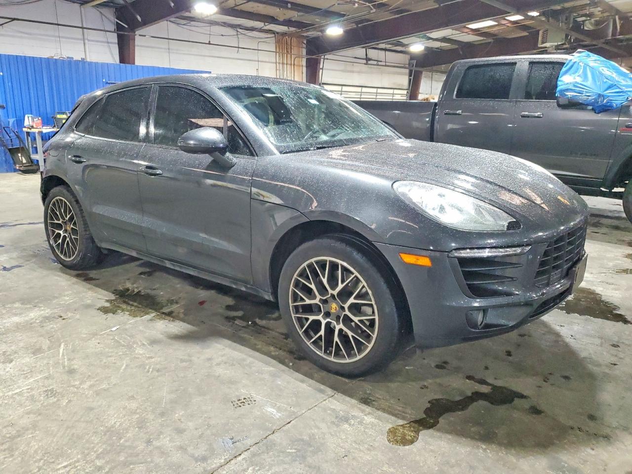2017 PORSCHE MACAN photo 4
