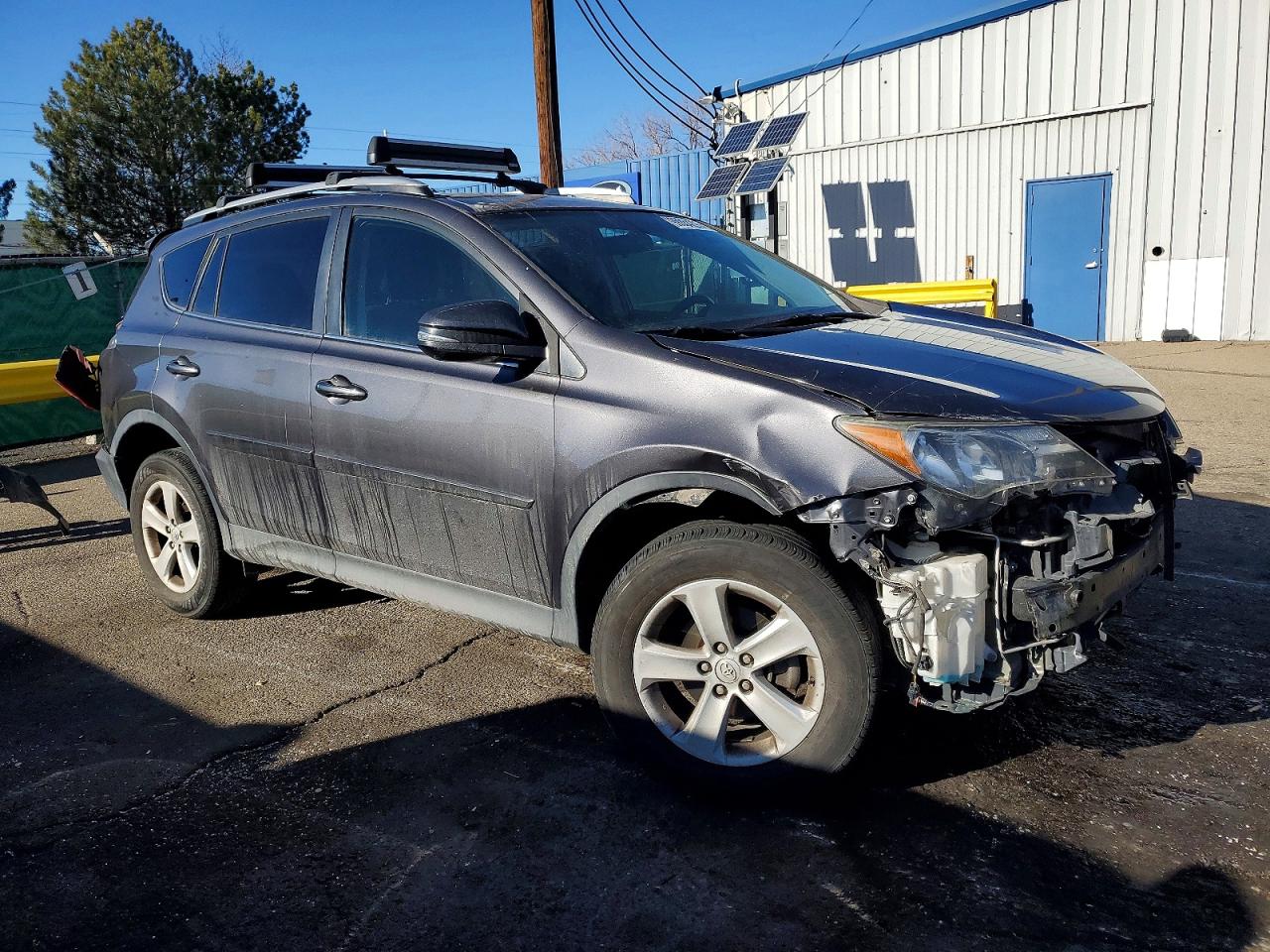 2013 TOYOTA RAV4 XLE photo 4