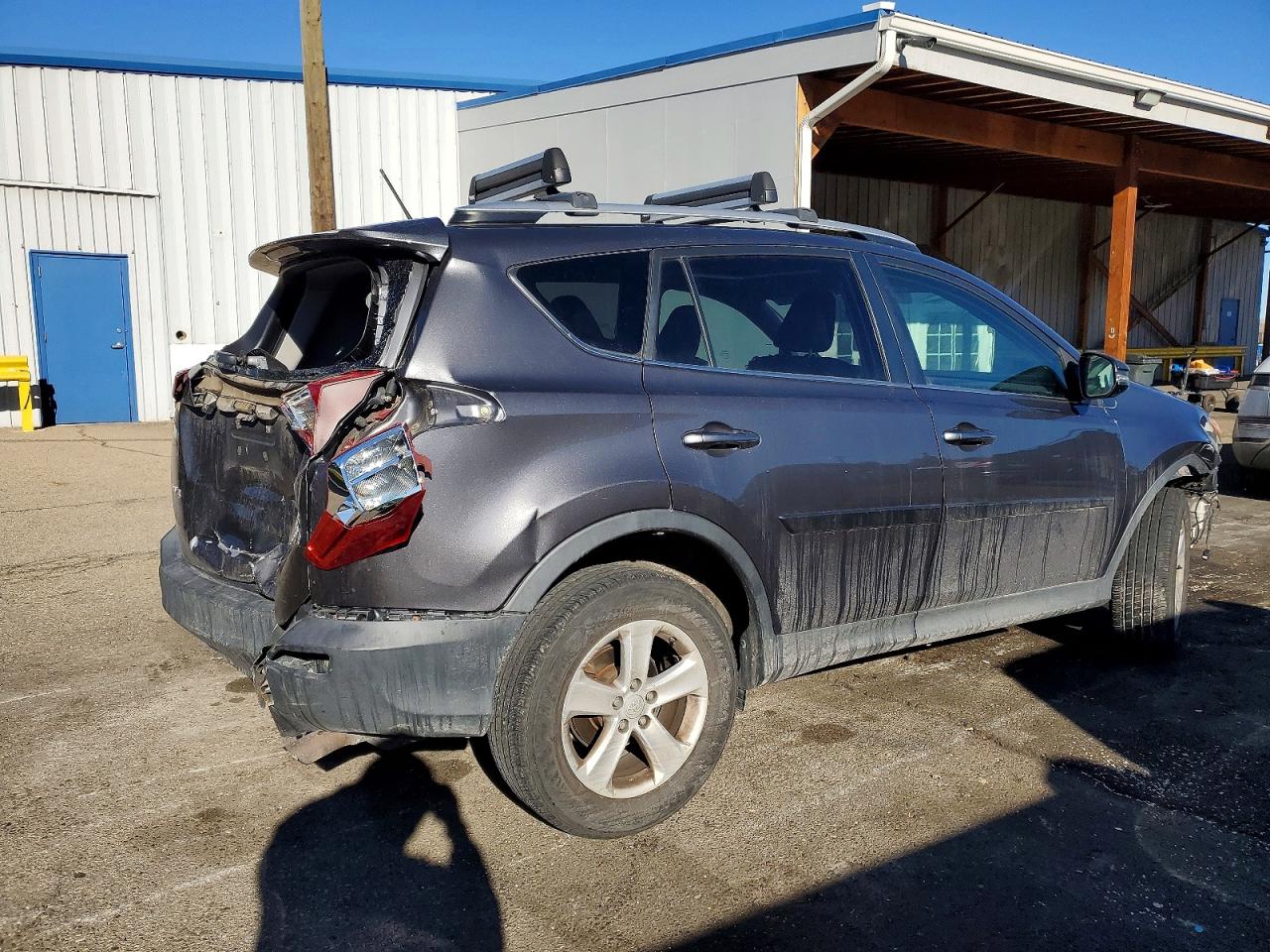 2013 TOYOTA RAV4 XLE photo 3