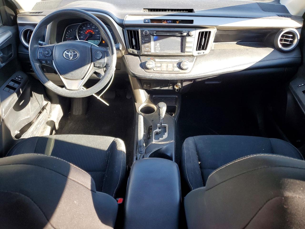 2013 TOYOTA RAV4 XLE photo 8