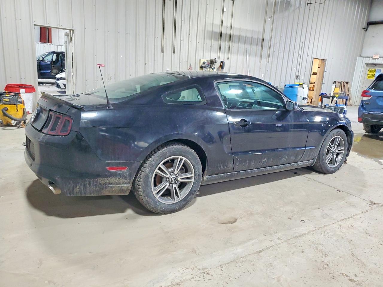 2013 FORD MUSTANG photo 3