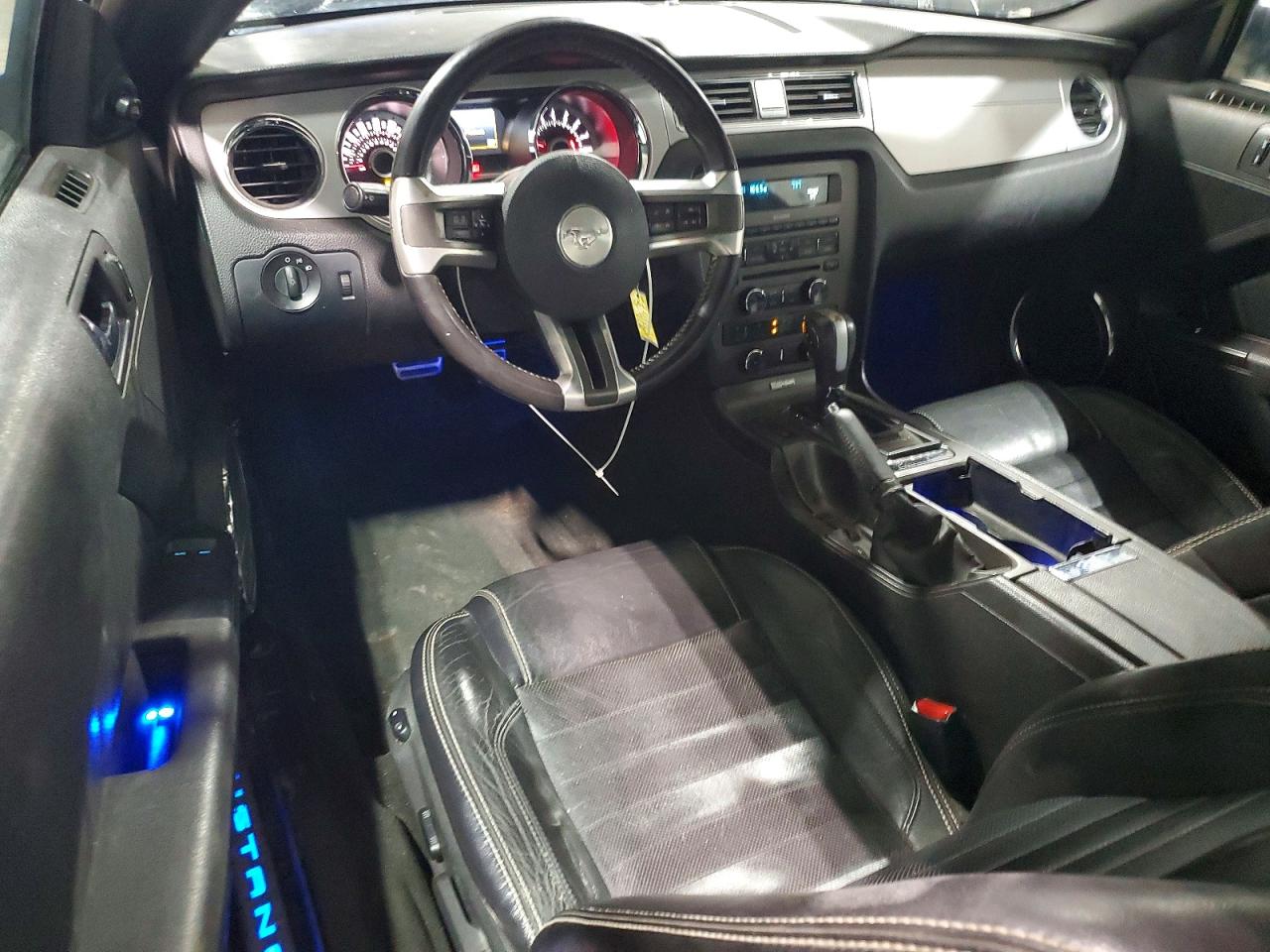 2013 FORD MUSTANG photo 8