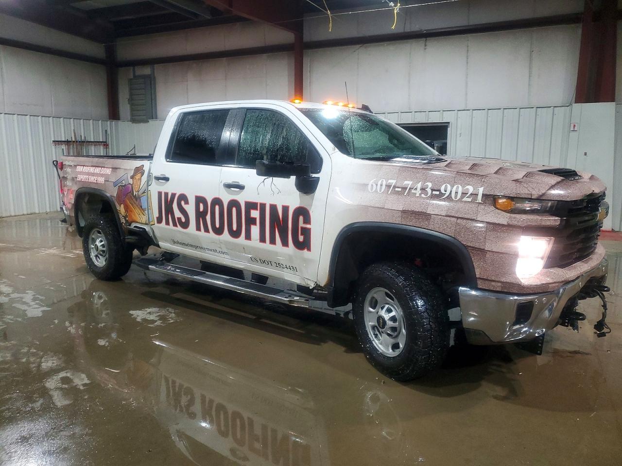 2025 CHEVROLET SILVERADO K2500 HEAVY DUTY photo 4