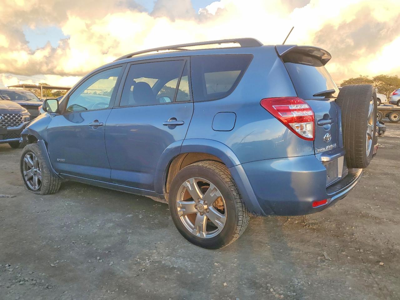 2010 TOYOTA RAV4 SPORT photo 2