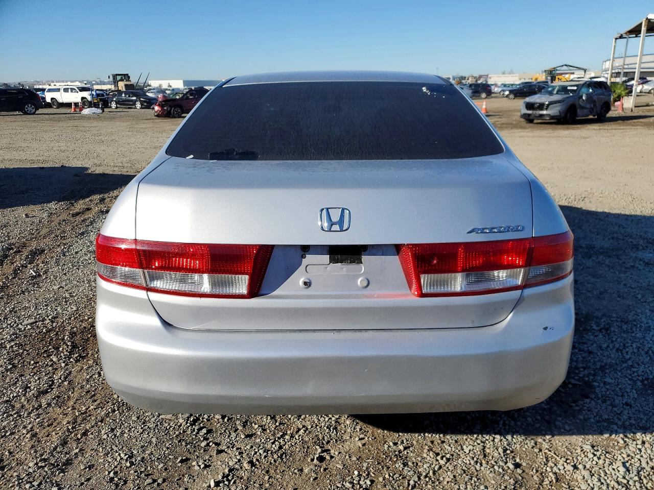 2004 HONDA ACCORD LX photo 11
