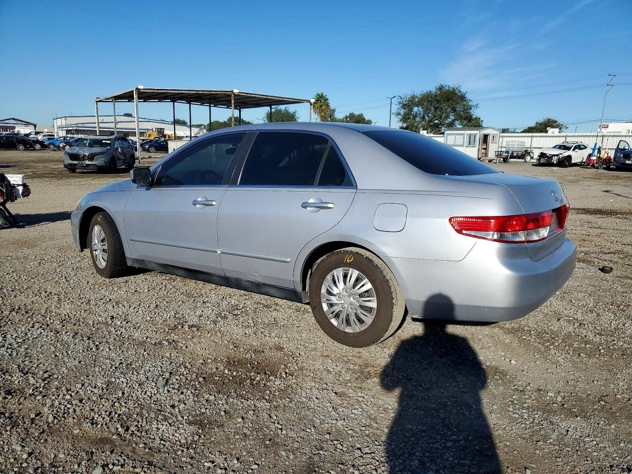 2004 HONDA ACCORD LX photo 3