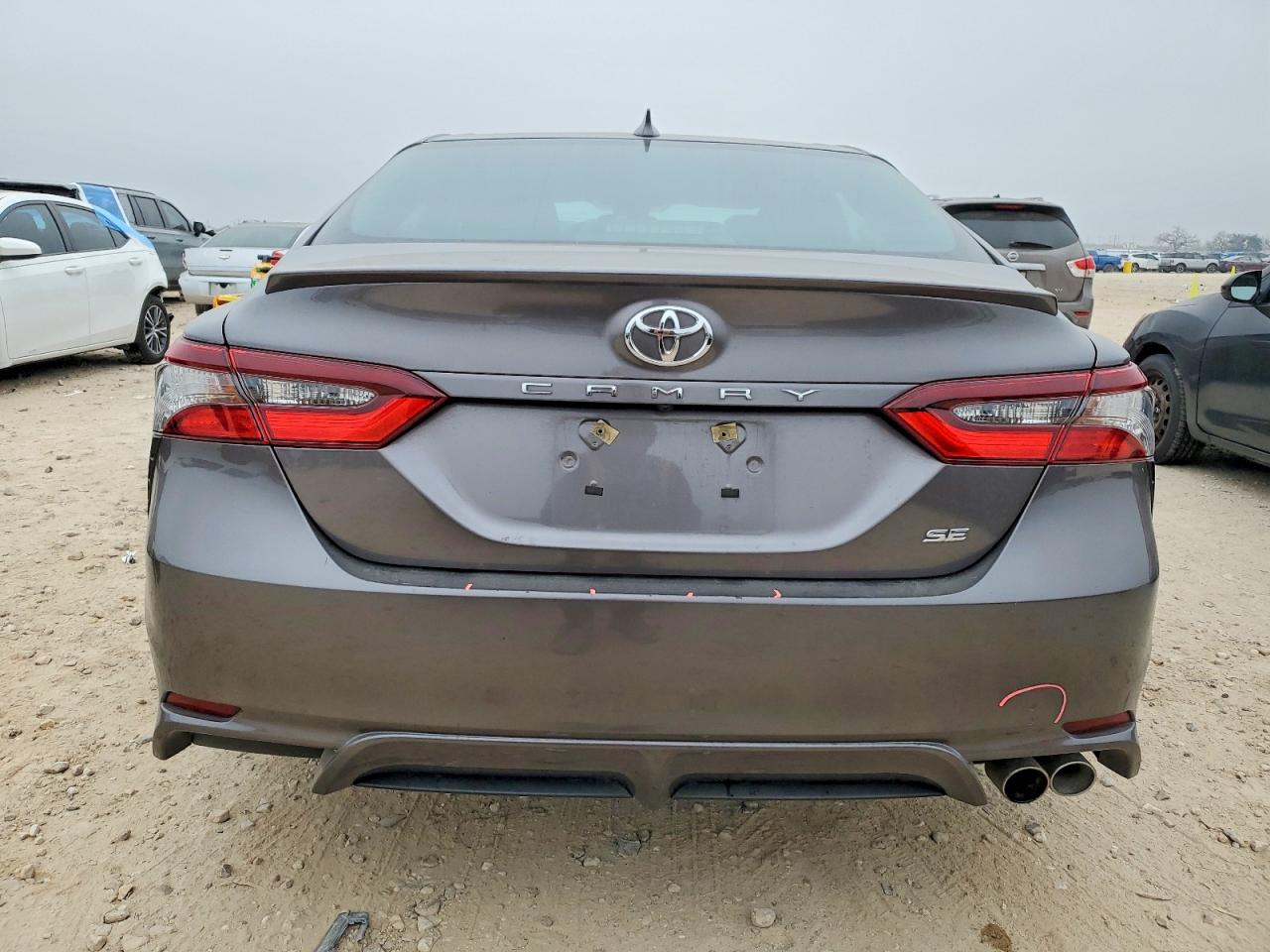 2021 TOYOTA CAMRY SE photo 6