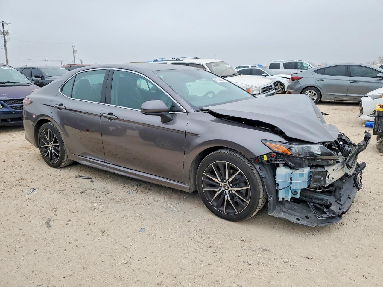 2021 TOYOTA CAMRY SE photo 4