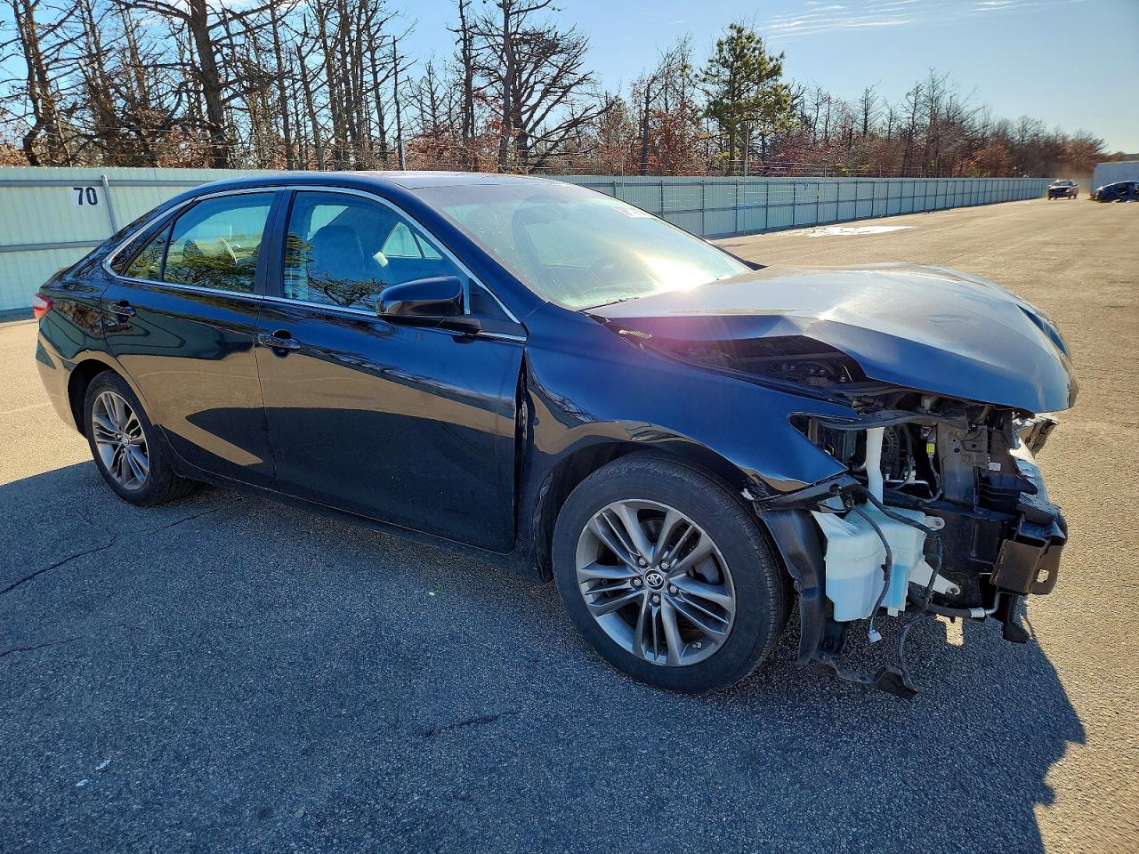 2016 TOYOTA CAMRY LE photo 4