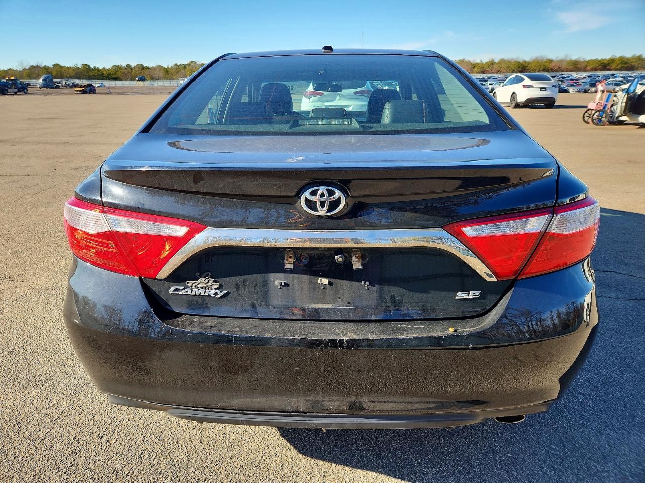 2016 TOYOTA CAMRY LE photo 6