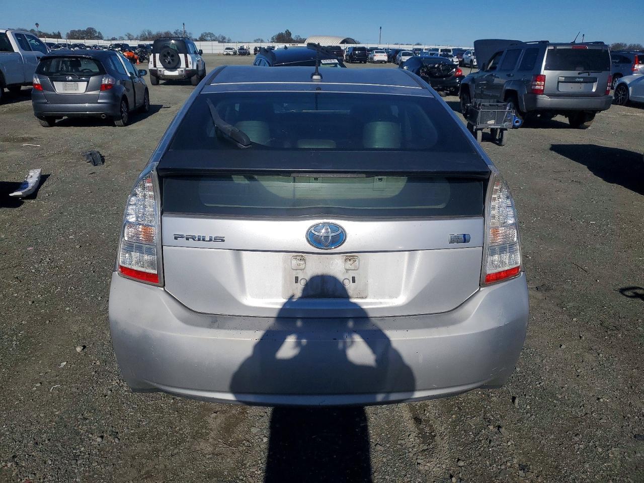 2011 TOYOTA PRIUS photo 6