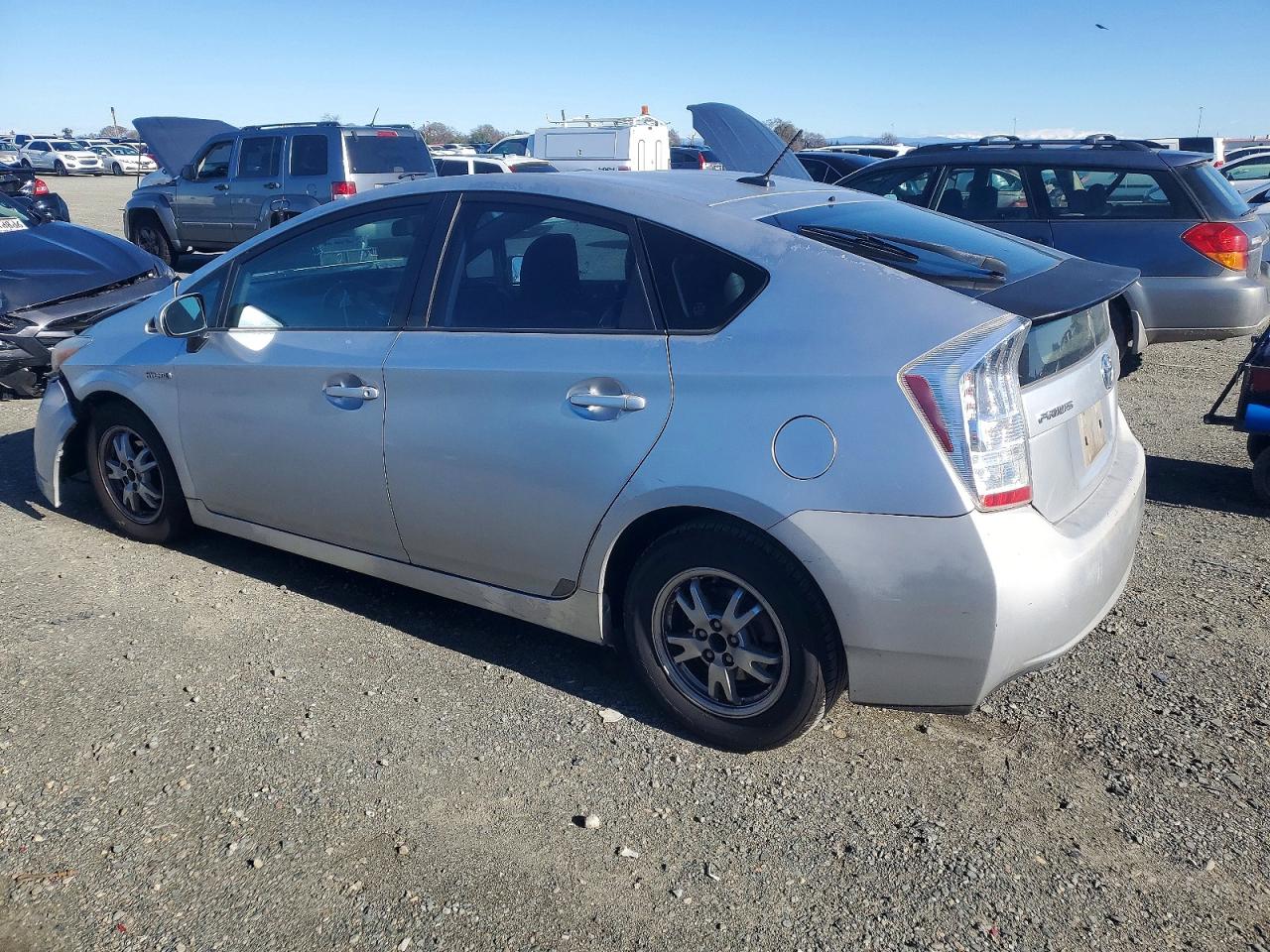 2011 TOYOTA PRIUS photo 2
