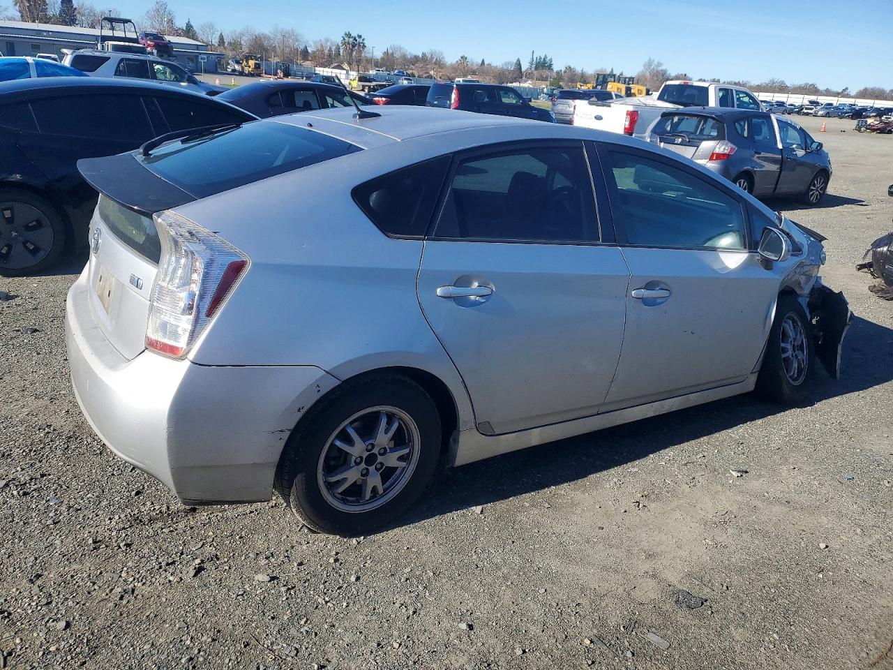 2011 TOYOTA PRIUS photo 3